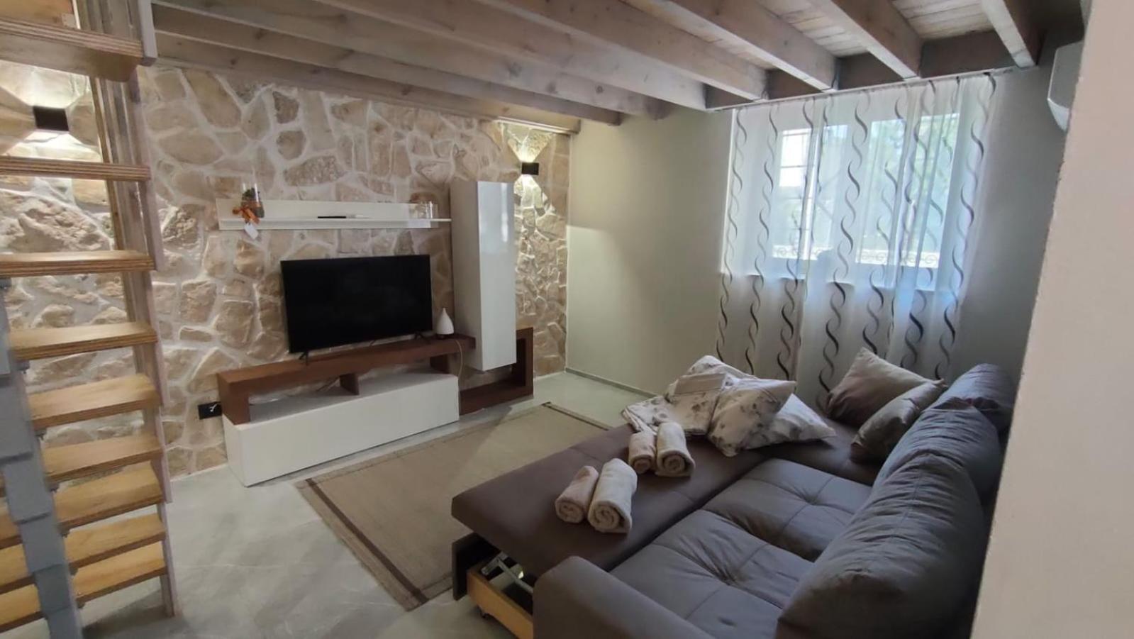 Louis Home Syracuse ภายนอก รูปภาพ